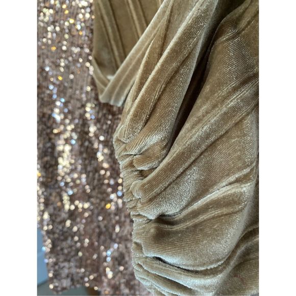 Cable & Gauge Sequins/ Velvet V Neck Top Sz M - Picture 10 of 10